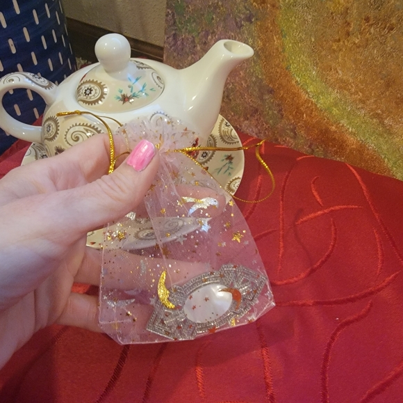 Vintage Silver tone and Mother of Pearl Brooch - Picture 6 of 6